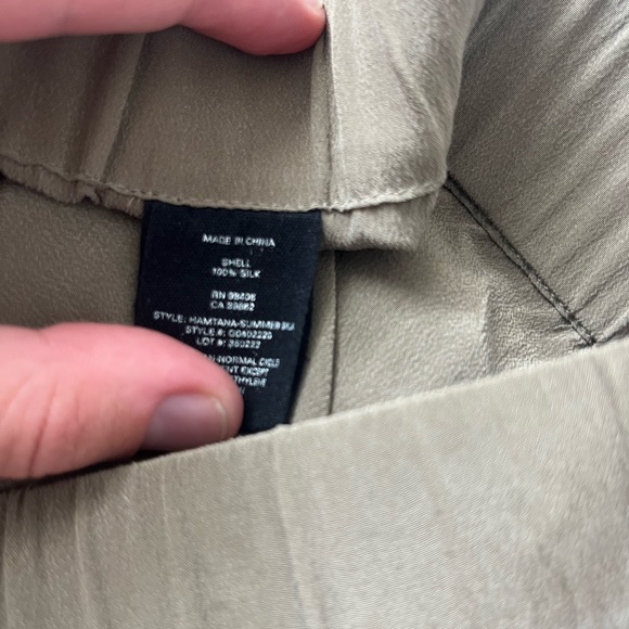 Theory silk cargo pants, size medium WORN ONCE and dry cleaned - Picture 9 of 11